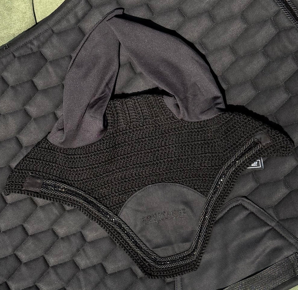 Black shimmer ear bonnet ✨