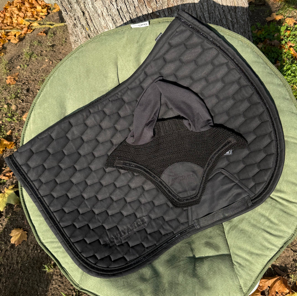 Black shimmer ear bonnet ✨