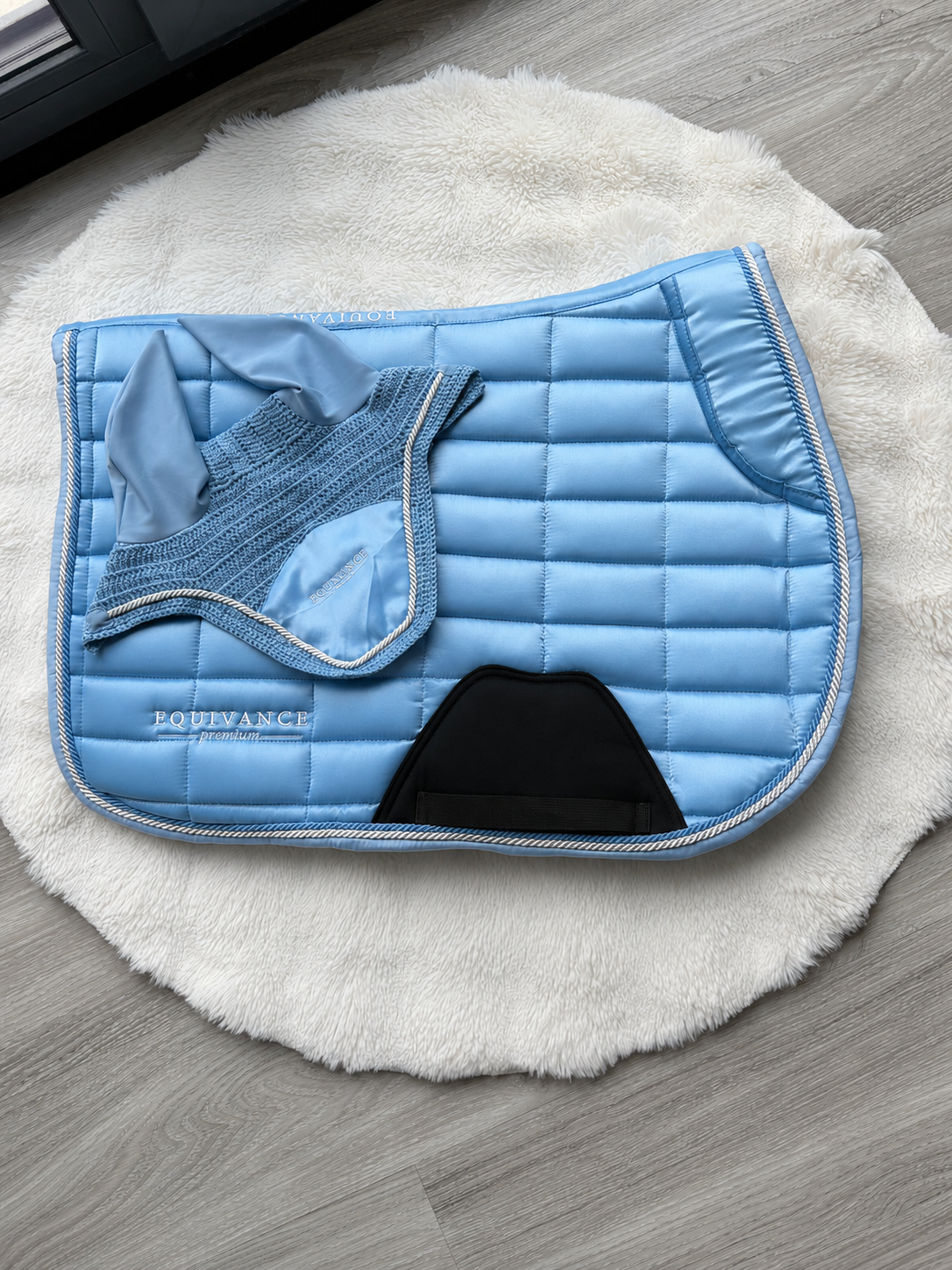 Satin saddle pad and ear bonnet in baby blue
