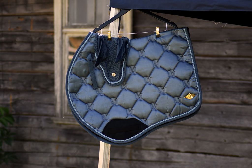 "MIDNIGHT BLUES" set